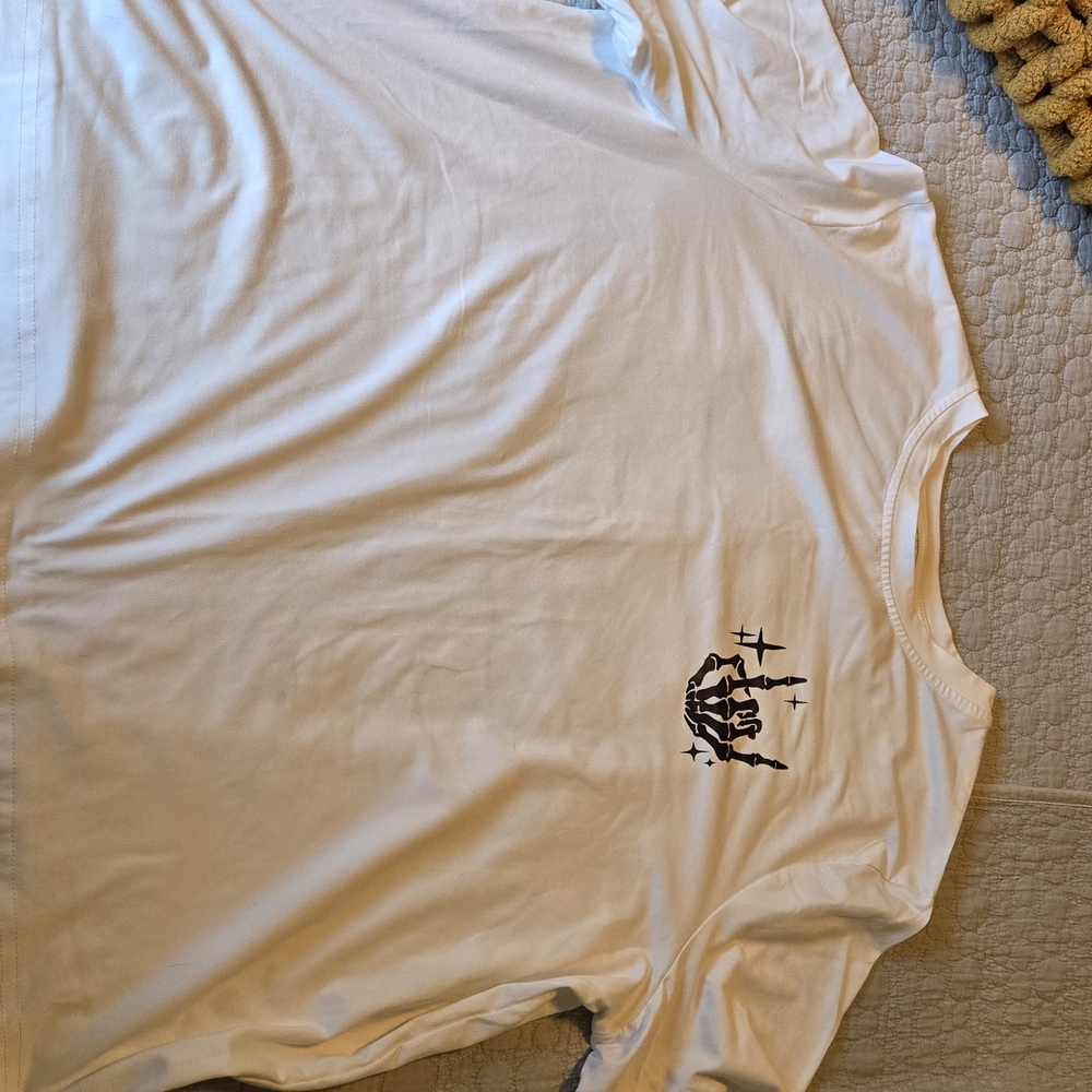 SHEIN White Short Sleeve Tee with Black Graphic